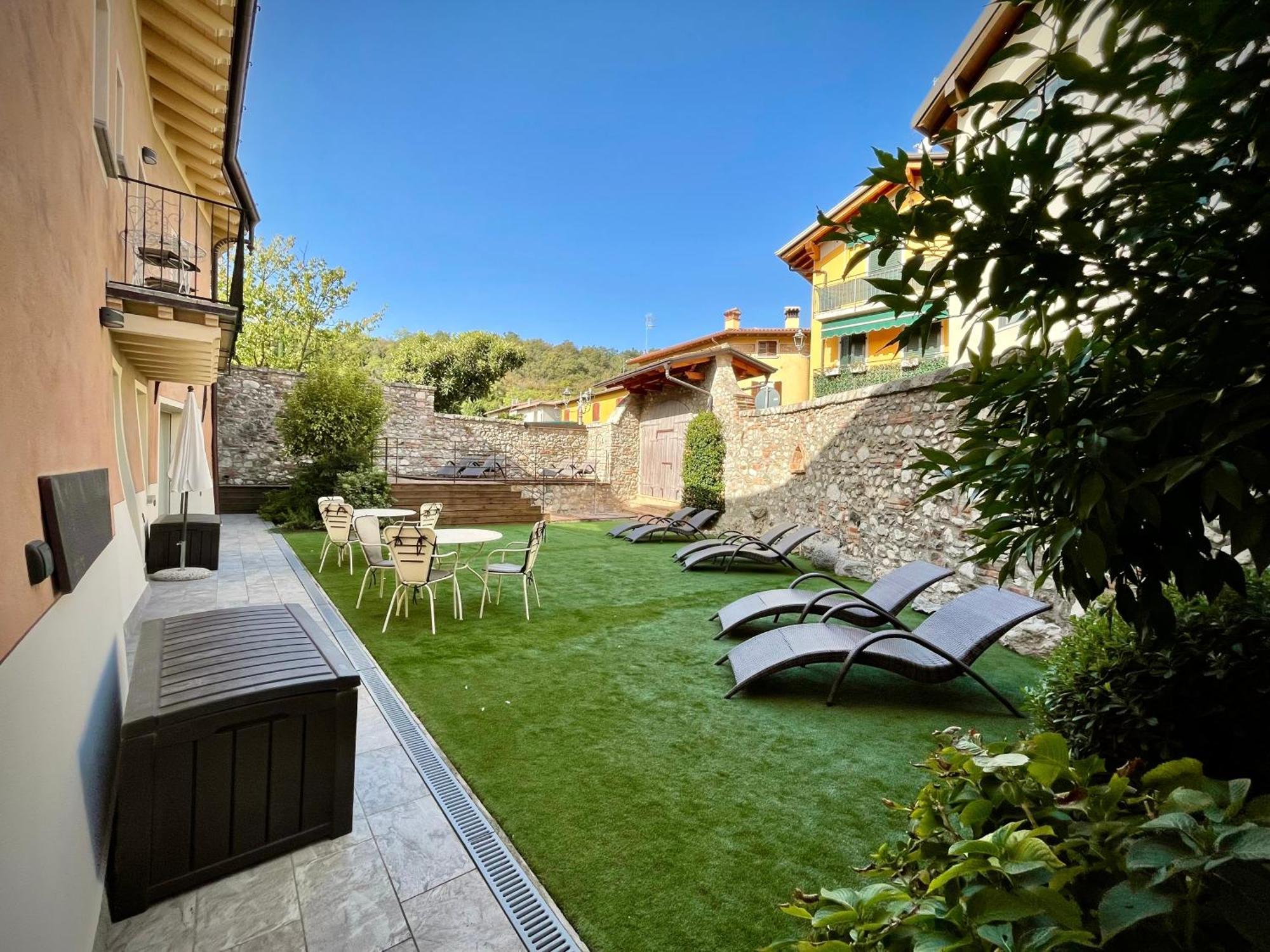 Villa Fontanelle Gardapartments Polpenazze del Garda Bagian luar foto
